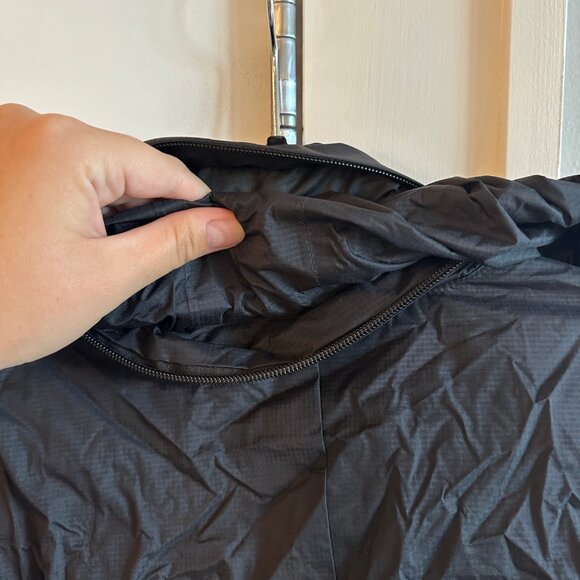 Used (Very Good) Marmot Rain Jacket size S - Picture 6 of 6